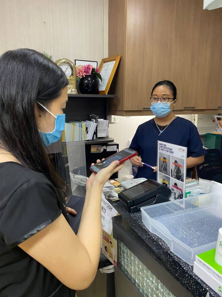 HCSA The Closet Lover_Tap & Give